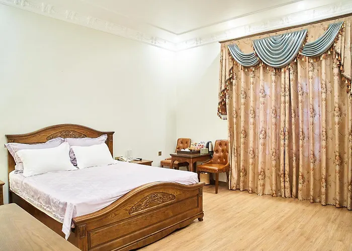 Black Pearl Hotel
